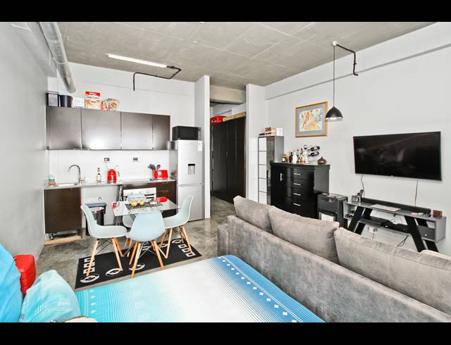 0.5 BEDROOM APARTMENT FOR SALE IN MABONENG